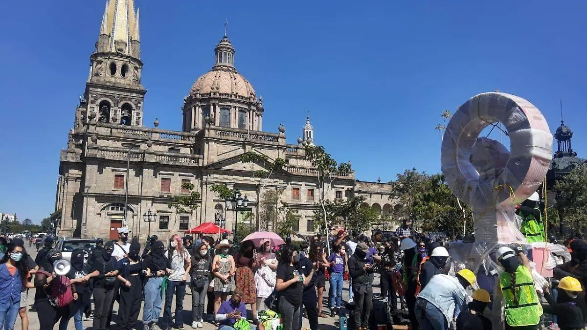 Frente a Palacio